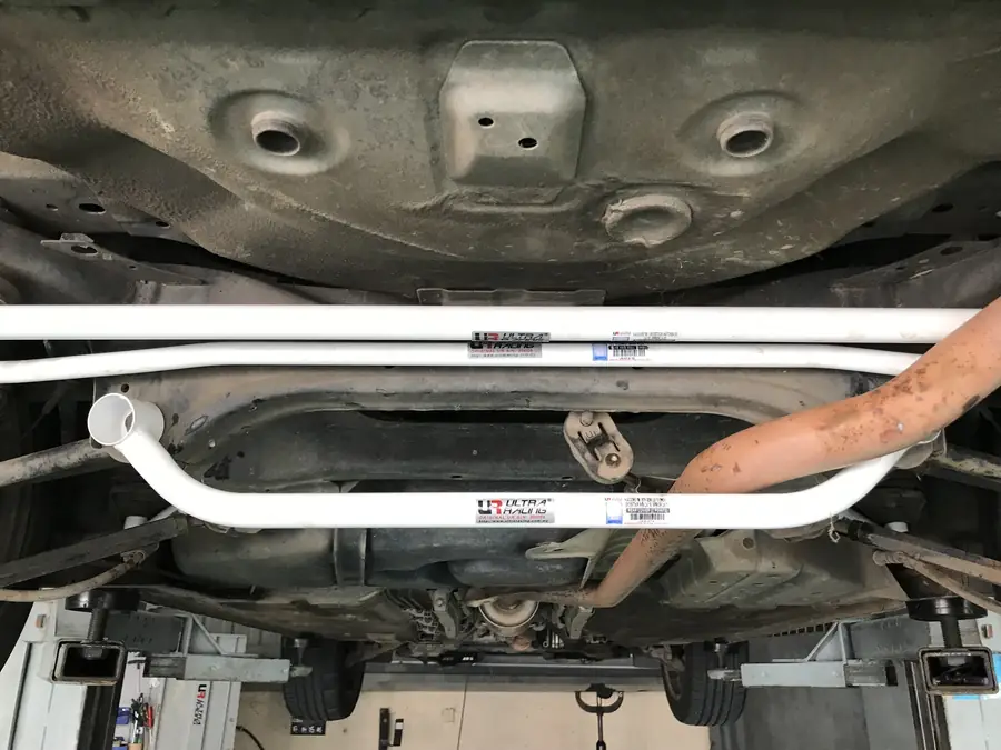 Barra estabilizadora / refuerzo Ultra Racing UR-RL2-775 para Honda Accord 9Th Gen (Cr1) 2.0 2Wd 2013-2019