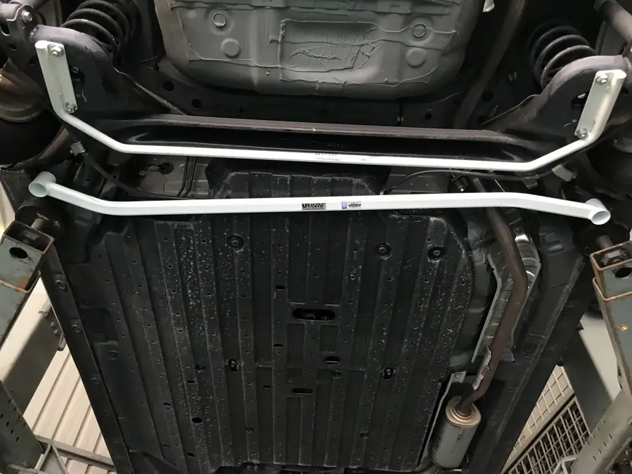 Barra estabilizadora / refuerzo Ultra Racing URTH-RL2-3140 para Honda Jazz 4Th Gen (Gr) 1.5 2Wd Hybrid 2022-Present