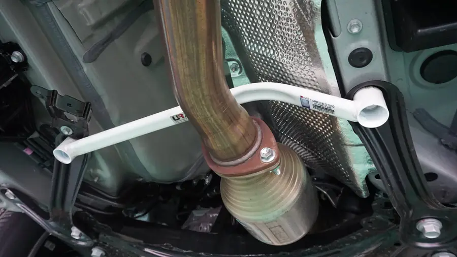Barra estabilizadora / refuerzo Ultra Racing URTW-ML2-2981 para Toyota Rav4 4Th Gen (Xa40) 2.5 2Wd 2012-2018