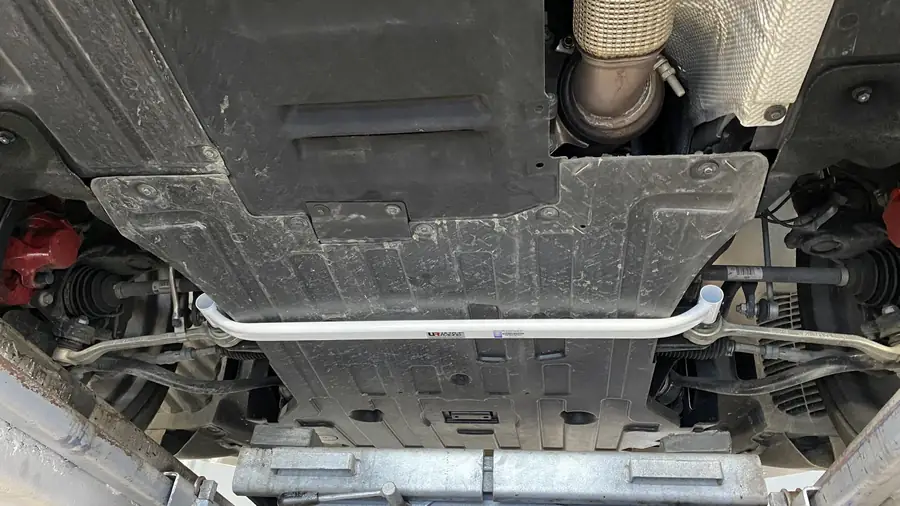 Barra estabilizadora / refuerzo Ultra Racing UR-LA2-2642 para Bmw F26 (X4) 3.0T 4Wd 2014-2018