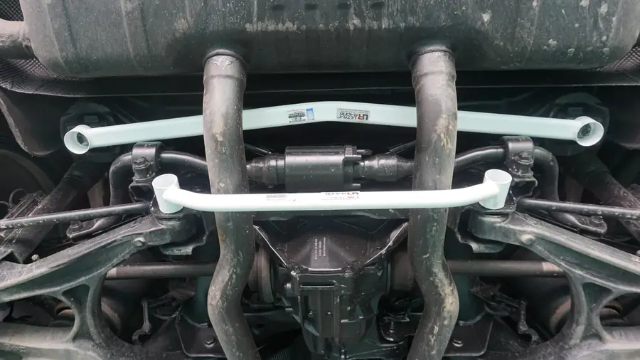 Barra estabilizadora / refuerzo Ultra Racing URKR-RL2-3666 para Mercedes-Benz C292 Gle 350 3.0D 4Wd 2015-2019
