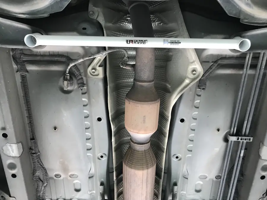 Barra estabilizadora / refuerzo Ultra Racing UR-LA2-923 para Toyota Wish 2Nd Gen (Ae20) 1.8 2Wd 2009-2017