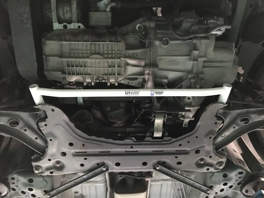 Barra estabilizadora / refuerzo Ultra Racing UR-LA2-2554 para Ford Fiesta S 6Th Gen (Mk6) 1.0T 2Wd 2013-2017
