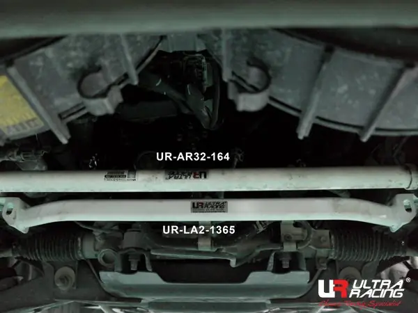 Barra estabilizadora / refuerzo Ultra Racing UR-LA2-1365 para Toyota Hiace 5Th Gen (H200) 2.5D 2Wd 2004-2019