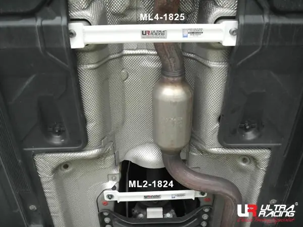 Barra estabilizadora / refuerzo Ultra Racing UR-ML2-1824 para Mercedes-Benz C207 (Coupe) 2.5 2Wd Facelift 2013-2017