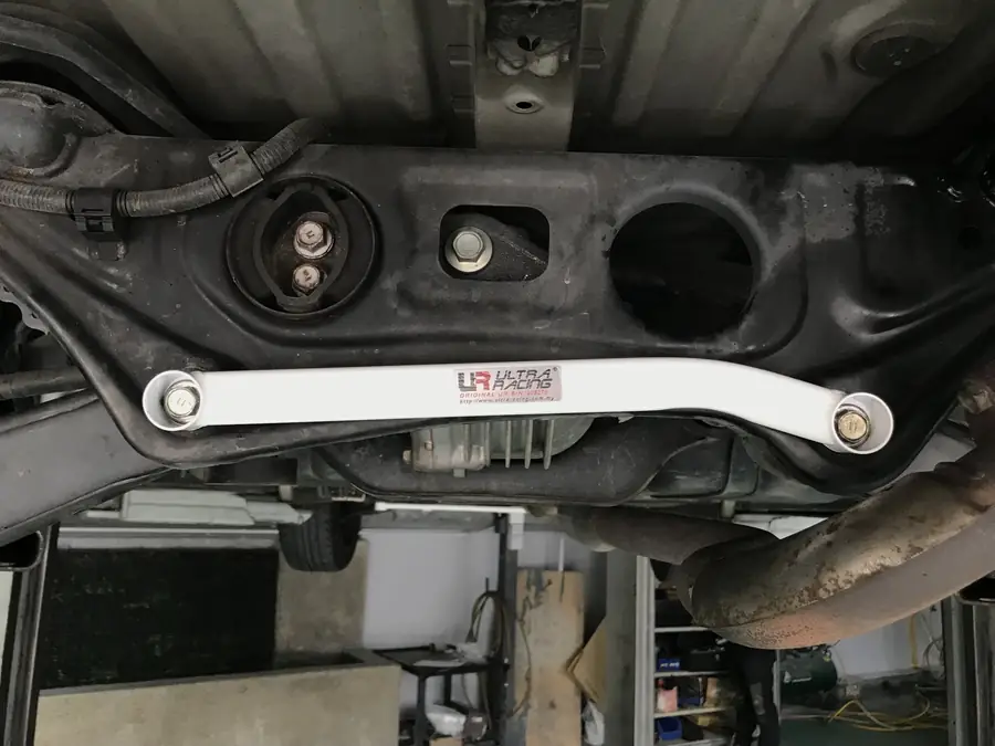 Barra estabilizadora / refuerzo Ultra Racing UR-RL2-2653 para Toyota Wish 2Nd Gen (Ae20) 1.8 4Wd 2009-2017